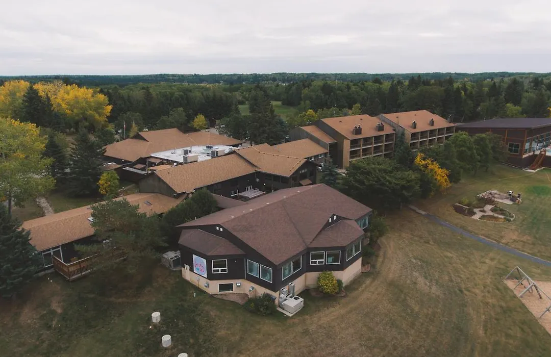 Elkhorn Resort, Spa, And Conference Centre-1