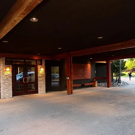 Elkhorn Resort, Spa, And Conference Centre-2